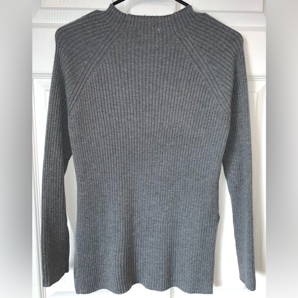 ELIE TAHARI • ribbed sweater top cashmere blend modern chic quiet luxury muted - Picture 3 of 16